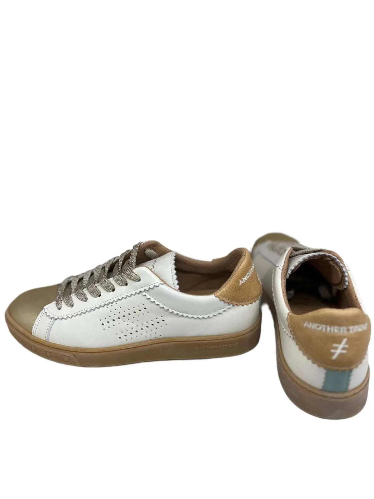 Another Trend  White and Gold Trainer |A039M574
