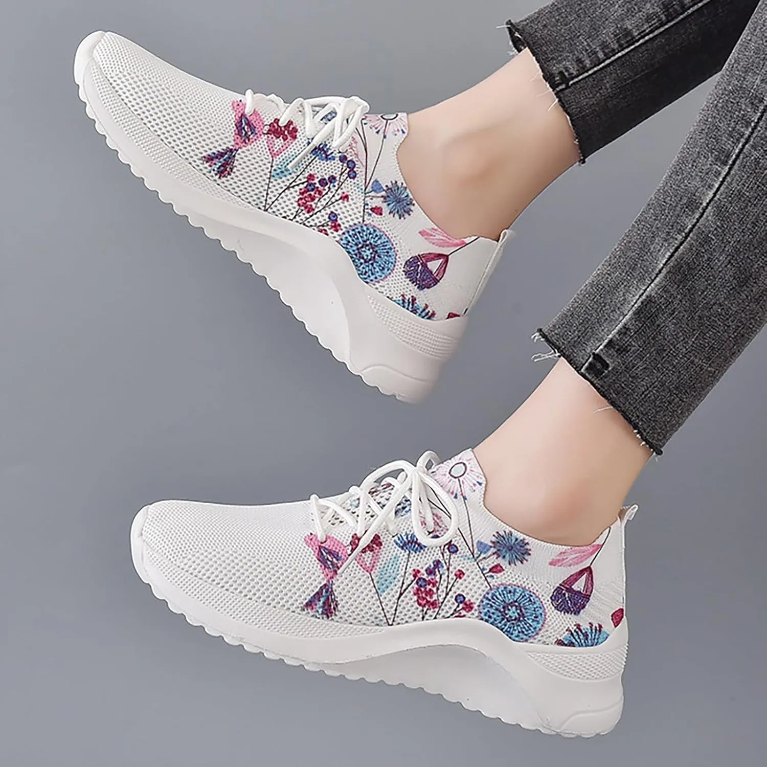 Slip on Walking Shoes Women Comfy Knitted Non Slip Arch Support Running Shoes Breathable Gym Workout Shoes Fashion Lace Up Sneakers