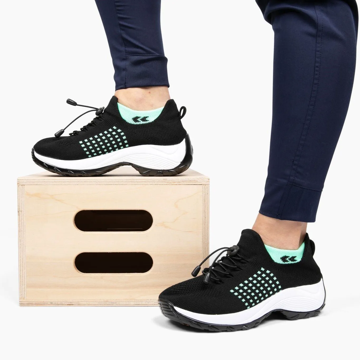 Sylis | Orthopedic Sneakers With Stretchable Cushion