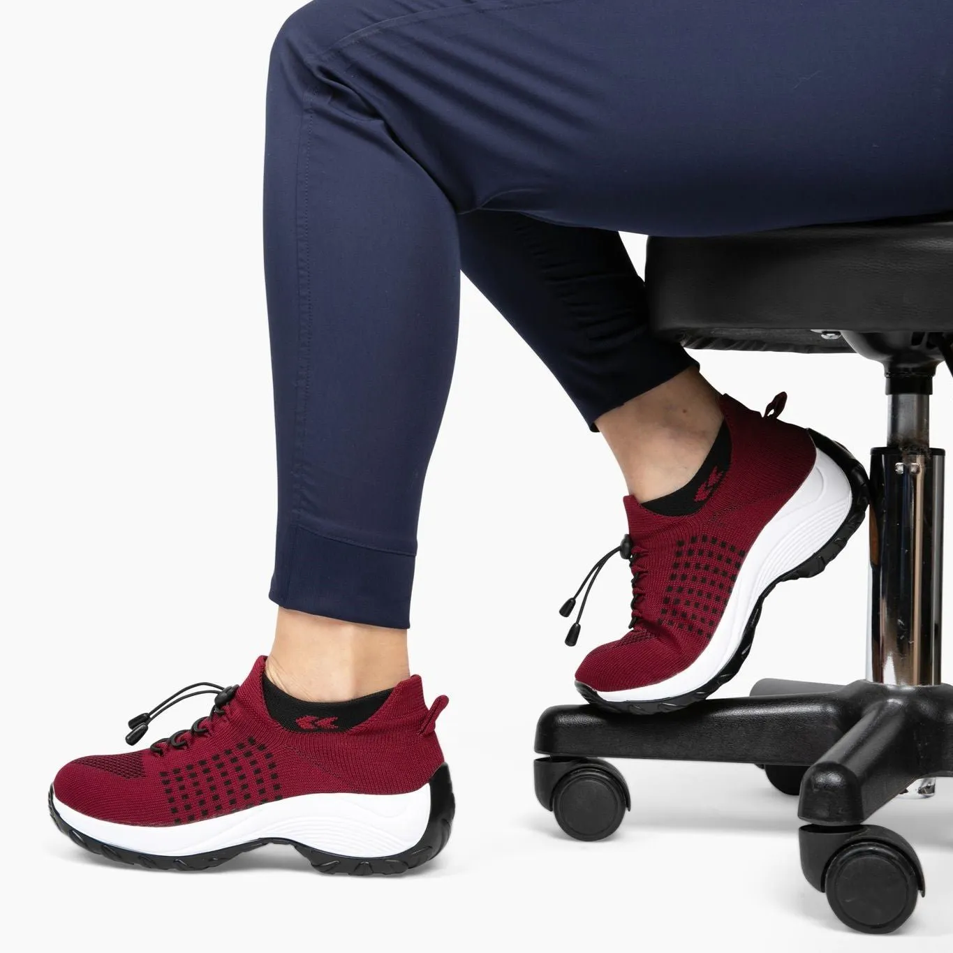 Sylis | Orthopedic Sneakers With Stretchable Cushion