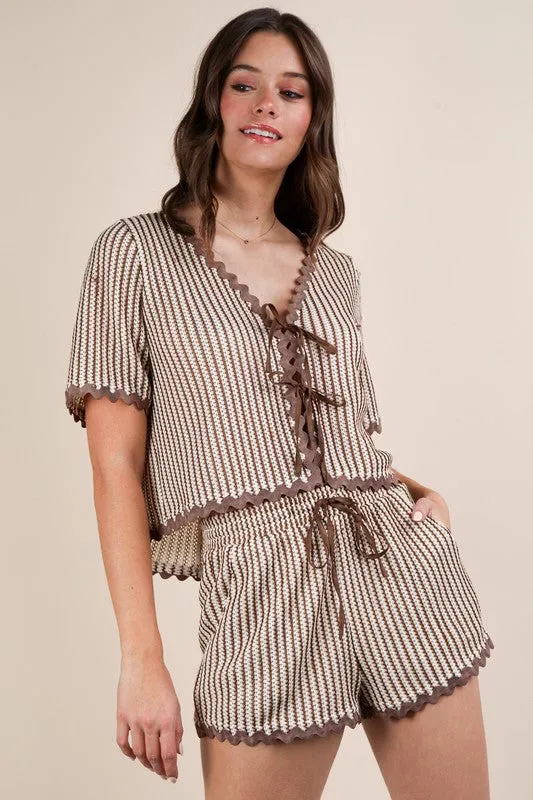 Wave Trim Knit Top