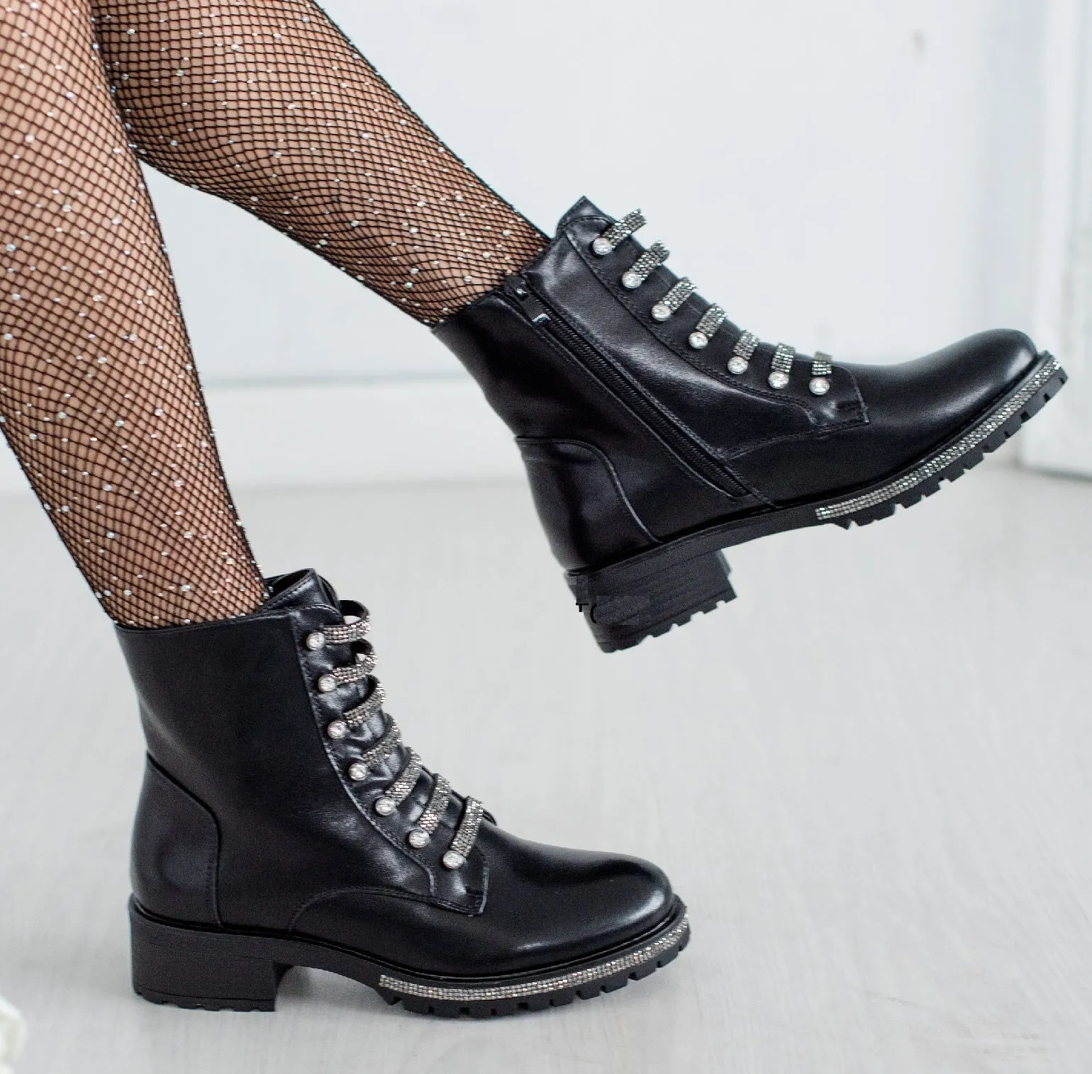 Womens Amore Faux Leather Ankle Zip Boots in Black PU Leather