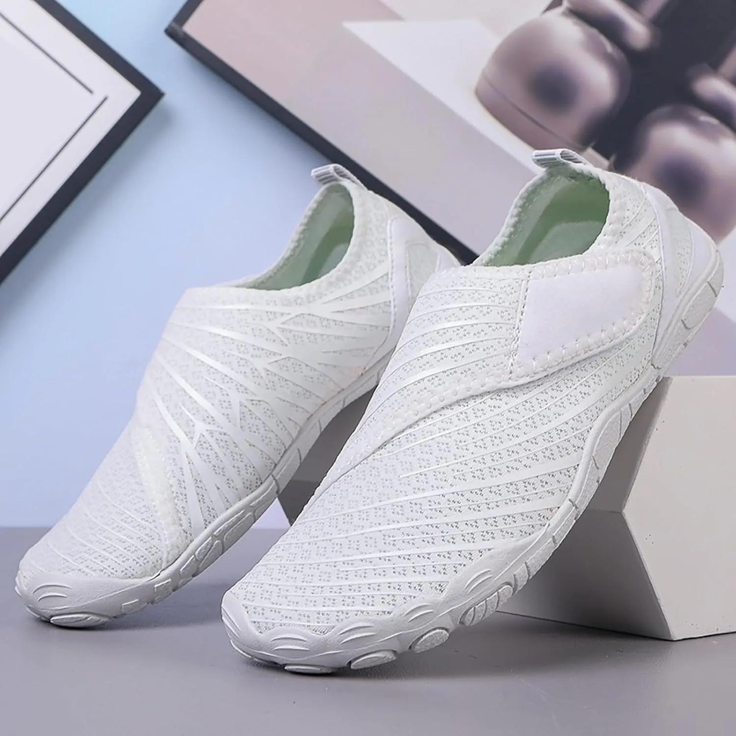 Women's Slip on Walking Shoes Non Slip Memory Foam Vintage Wide Running Shoes Breathable Gym Workout Shoes Ladies 2024 Fashion Sneakers